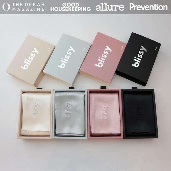 makeup compact, cosmetic compact, powder compact, beauty compact, face powder, pressed powder, makeup case, brand awareness, social proof, minimalist, flat lay, luxurious, calm, neutral, pastel, pink