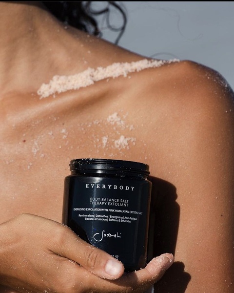body scrub, exfoliating scrub, salt scrub, body exfoliant, skincare scrub, bath scrub, product launch, lifestyle, luxurious, fresh, neutral, black