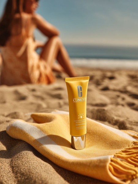 sunscreen, sun protection, spf cream, sunblock, facial sunscreen, brand awareness, outdoor, lifestyle, warm, luxurious, gold, orange