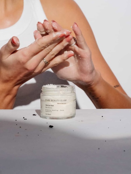 face mask, facial mask, skincare mask, beauty mask, clay mask, face treatment, skincare product, product launch, lifestyle, calm, fresh, neutral, pink