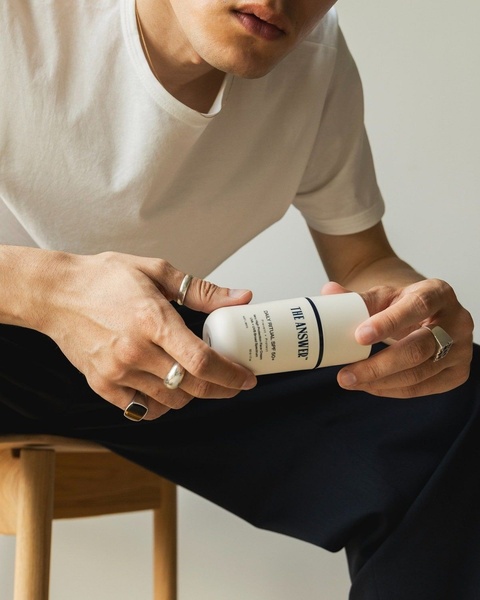 body lotion, moisturizer, skin cream, body cream, hydrating lotion, skincare product, brand awareness, lifestyle, calm, trustworthy, neutral