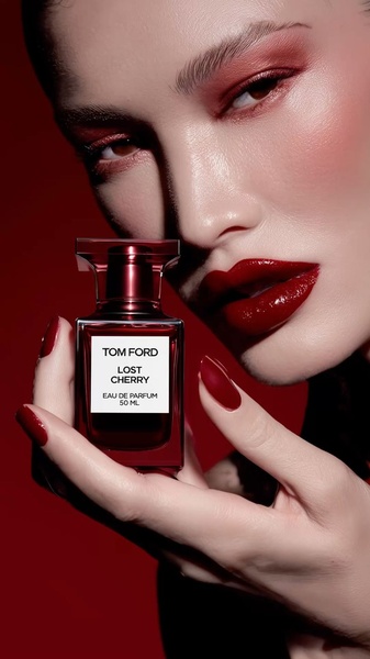 perfume, fragrance, eau de parfum, cologne, scent, brand awareness, editorial, luxurious, bold, red