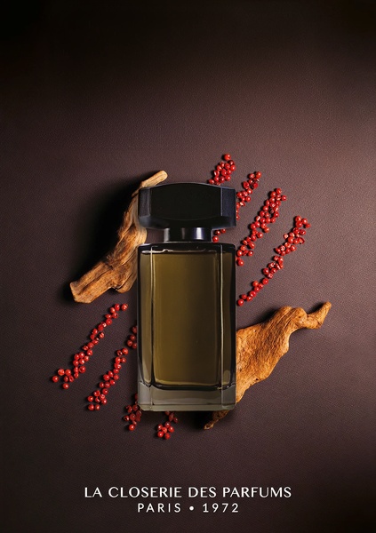 cologne, perfume, fragrance, eau de toilette, aftershave, brand awareness, minimalist, luxurious, brown, red