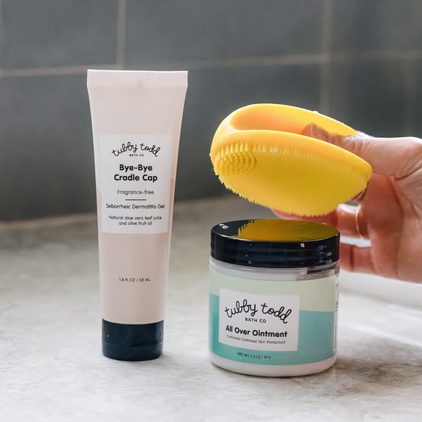baby ointment, cradle cap treatment, baby skincare, silicone bath brush, baby grooming tools, product demo, lifestyle, trustworthy, fresh, neutral, yellow