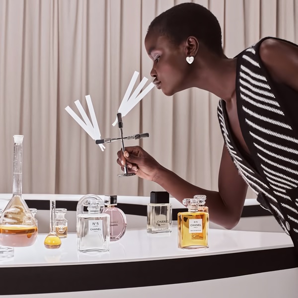 perfume, fragrance, cologne, scent, eau de parfum, brand awareness, editorial, lifestyle, luxurious, calm, neutral