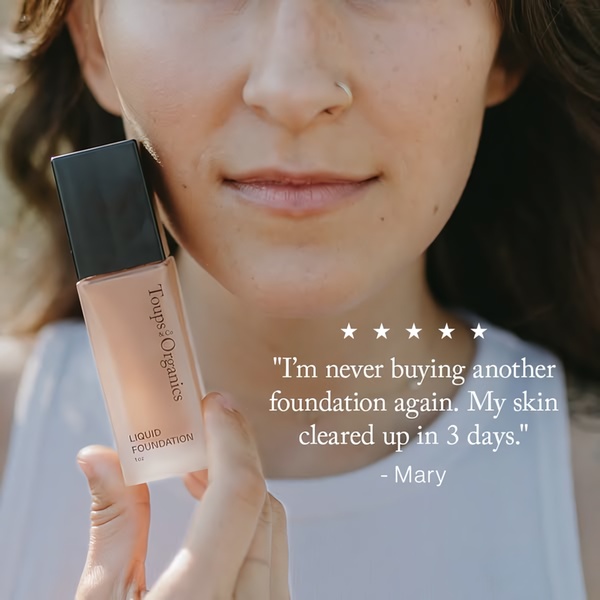 liquid foundation, foundation, makeup base, face makeup, cosmetics, beauty products, social proof, lifestyle, trustworthy, warm, neutral