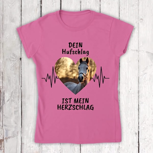 graphic t-shirt, printed tee, crewneck t-shirt, casual shirt, horse lover shirt, cotton t-shirt, bestseller push, minimalist, playful, warm, pink, neutral