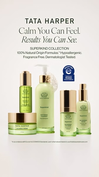skincare set, face care products, beauty collection, skincare routine, facial products, cosmetic set, product launch, brand awareness, minimalist, calm, fresh, green, neutral, gold