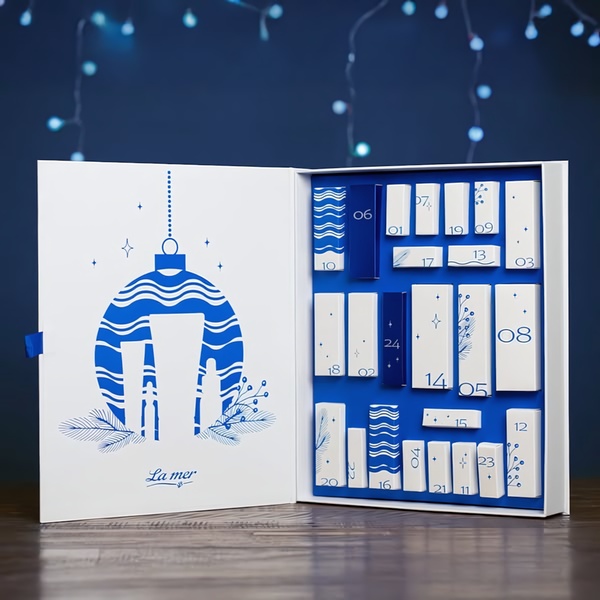 advent calendar, skincare set, holiday gift set, beauty collection, skincare box, gift guide, new arrival, minimalist, lifestyle, calm, luxurious, blue, neutral, christmas
