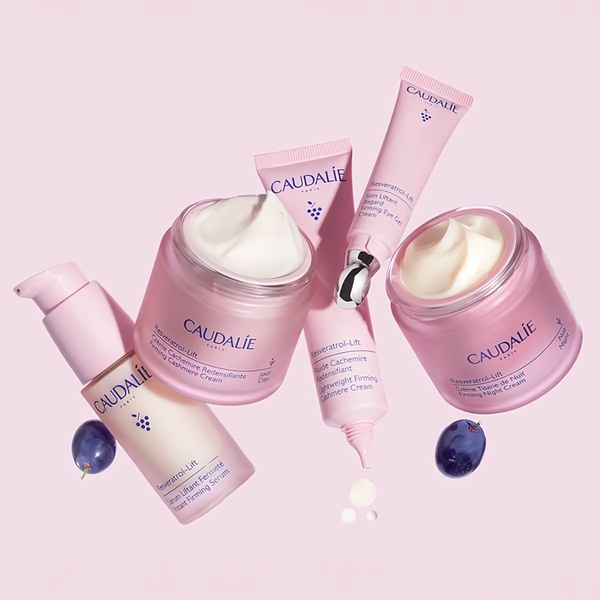 face cream, firming serum, eye cream, skincare products, anti aging cream, bestseller push, minimalist, fresh, luxurious, pink, pastel