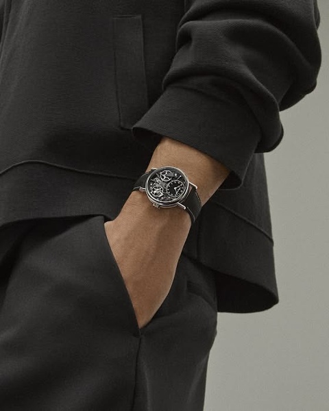 analog watch, leather strap watch, wrist watch, mens luxury watch, mechanical watch, brand awareness, lifestyle, minimalist, luxurious, calm, black, neutral