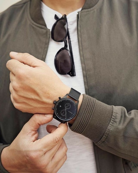 wrist watch, analog watch, mens watch, mesh band watch, black watch, bestseller push, lifestyle, calm, trustworthy, neutral, brown, black