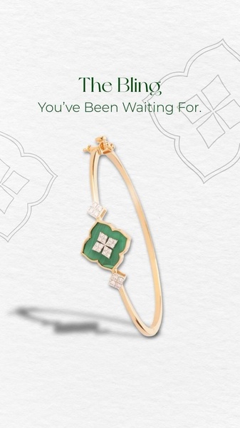 A high-end 9:16 vertical ad creative featuring a gold and green clover-patterned bracelet against a textured, clean white background.