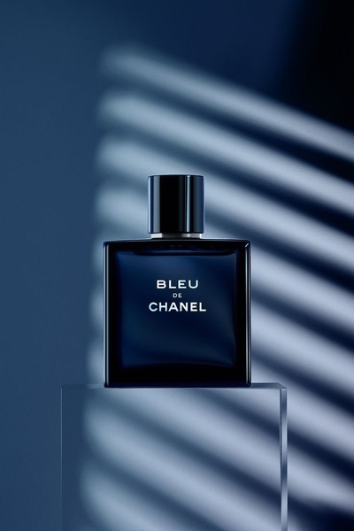 cologne for men, men's fragrance, perfume for men, eau de toilette, scent for men, brand awareness, minimalist, editorial, luxurious, calm, blue