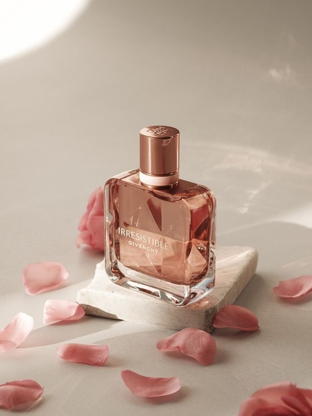 perfume, fragrance, scent, eau de parfum, cologne, bestseller push, minimalist, editorial, luxurious, calm, neutral, pink