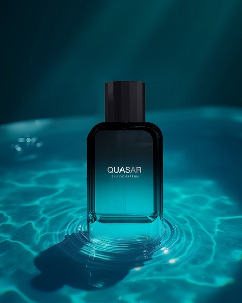 cologne for men, eau de parfum, perfume bottle, fragrance, scent, brand awareness, minimalist, calm, luxurious, blue