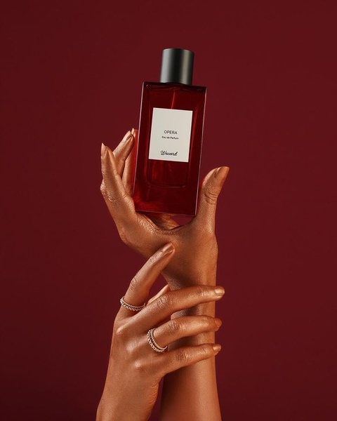 perfume, eau de parfum, fragrance, scent, cologne, brand awareness, editorial, minimalist, luxurious, calm, red, neutral