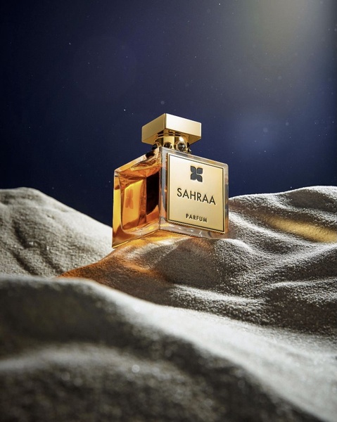 perfume, fragrance, parfum, scent, cologne, brand awareness, minimalist, editorial, luxurious, calm, gold, neutral, blue
