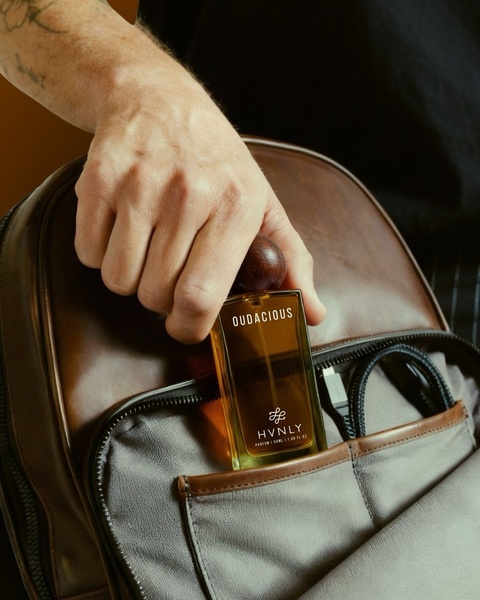 mens cologne, parfum, fragrance bottle, scent spray, perfume, bestseller push, lifestyle, luxurious, trustworthy, brown, neutral