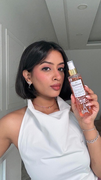 body mist, fragrance mist, body spray, scented mist, perfume spray, product demo, brand awareness, lifestyle, calm, fresh, neutral, pink