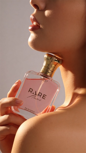 perfume, eau de parfum, fragrance, scent, cologne, brand awareness, lifestyle, editorial, luxurious, calm, neutral, pink, gold