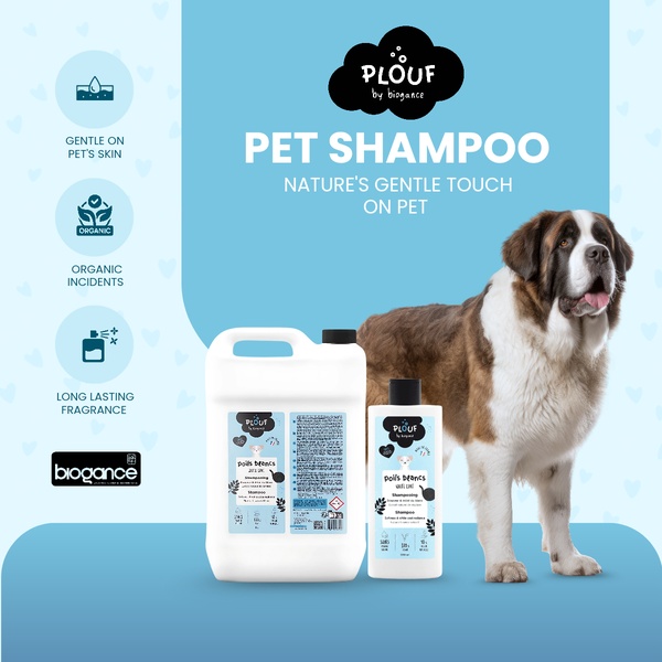 A clean, feature-focused ad creative for Pet Shampoo featuring a large dog alongside the product bottles and clear benefit icons.