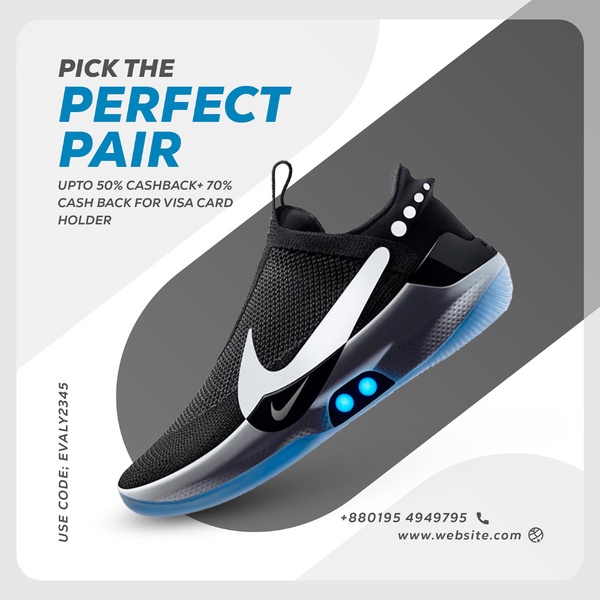 A clean, high-contrast promotional ad for a black running shoe, highlighting a significant cashback incentive for Visa cardholders to drive conversions.