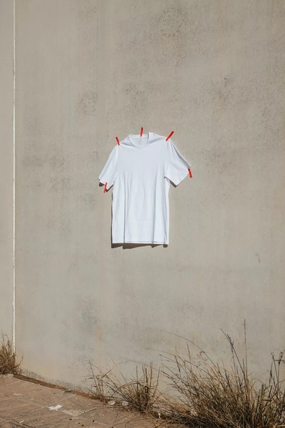 white t-shirt, cotton tee, plain t-shirt, short sleeve tee, crew neck shirt, brand awareness, minimalist, calm, fresh, neutral