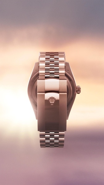 luxury watch, wrist watch, metal watch, gold watch, analog watch, brand awareness, minimalist, editorial, luxurious, calm, gold, neutral