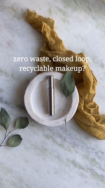 lipstick, makeup, cosmetic tube, refillable lipstick, lip color, brand awareness, minimalist, flat lay, calm, trustworthy, neutral, yellow