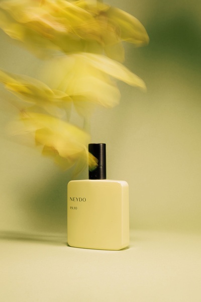 perfume bottle, scent bottle, fragrance bottle, cologne bottle, perfume, brand awareness, minimalist, editorial, calm, fresh, yellow, neutral, green