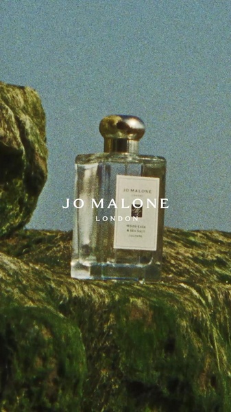 perfume, cologne, fragrance, scent, eau de toilette, brand awareness, editorial, lifestyle, luxurious, calm, neutral, green, blue