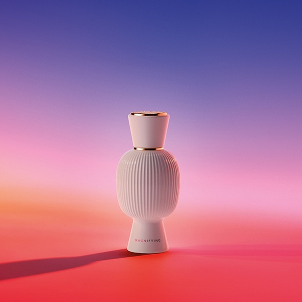 perfume bottle, fragrance container, scent bottle, cologne bottle, luxury perfume, brand awareness, minimalist, luxurious, calm, purple, pink, gold