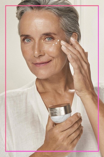 eye cream, anti aging cream, face moisturizer, skincare product, under eye cream, product demo, brand awareness, lifestyle, minimalist, calm, trustworthy, neutral