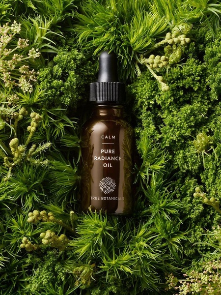 face oil, facial serum, skincare oil, radiance oil, botanical serum, bestseller push, minimalist, calm, fresh, green