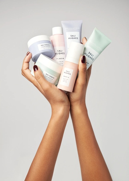 skincare products, face cream, cleansing balm, daily serum, skin lotion, skincare collection, new arrival, brand awareness, minimalist, lifestyle, fresh, calm, pastel, neutral