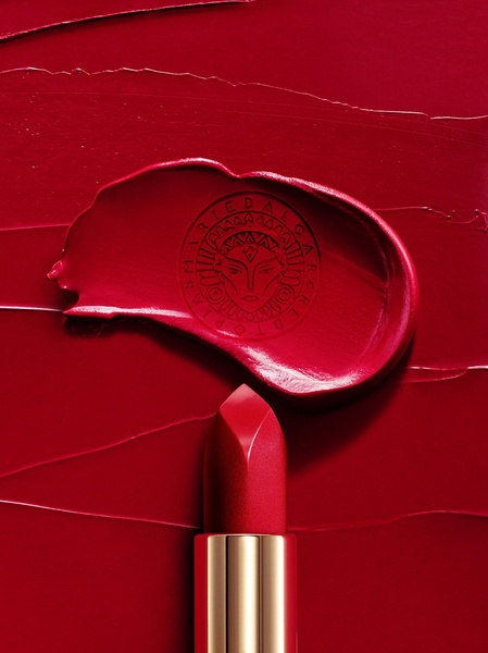 red lipstick, matte lipstick, lipstick bullet, cosmetics, makeup, bestseller push, minimalist, editorial, luxurious, bold, red