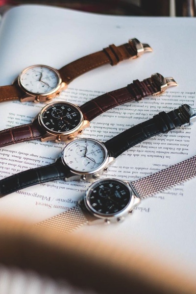 analog watch, leather strap watch, mesh band watch, wrist watch, mens watch, bestseller push, flat lay, lifestyle, calm, luxurious, neutral, brown