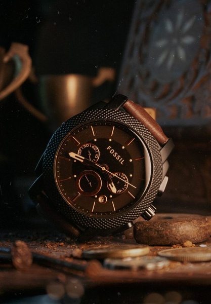 wrist watch, analog watch, leather strap watch, mens wristwatch, chronograph watch, bestseller push, lifestyle, editorial, luxurious, calm, brown, black, neutral