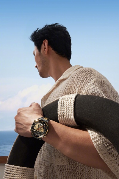 luxury wristwatch, analog watch, mens watch, sport watch, chronograph watch, brand awareness, lifestyle, editorial, luxurious, calm, neutral, blue