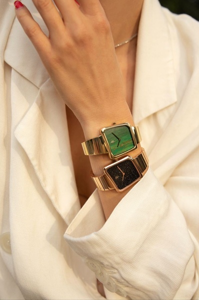 wrist watch, gold watch, analog watch, dress watch, womens watch, brand awareness, lifestyle, editorial, luxurious, calm, gold, neutral, green