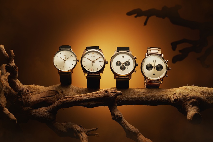 wrist watch, analog watch, mens watch, leather strap watch, metal band watch, chronograph watch, bestseller push, brand awareness, minimalist, editorial, luxurious, calm, brown, gold, neutral