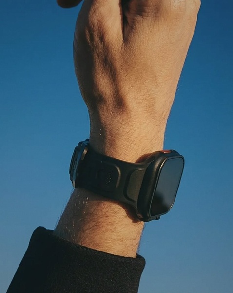 smartwatch, digital watch, wrist watch, sports watch, wearable device, product demo, lifestyle, calm, blue, neutral