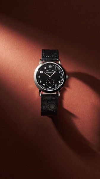 wrist watch, analog watch, leather strap watch, luxury watch, mens watch, bestseller push, minimalist, editorial, luxurious, calm, brown, black