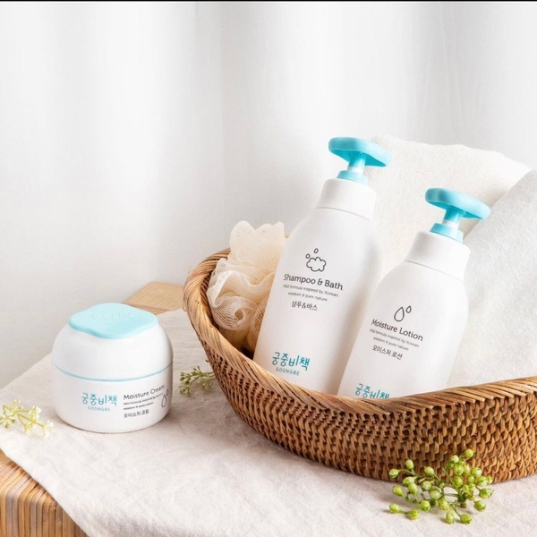 baby lotion, baby shampoo, baby moisturizer, infant skincare, baby bath products, bestseller push, minimalist, lifestyle, calm, fresh, neutral, pastel