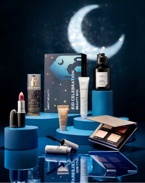beauty box, makeup set, cosmetics kit, beauty bundle, skincare set, makeup collection, beauty products, product launch, brand awareness, minimalist, luxurious, calm, blue, neutral