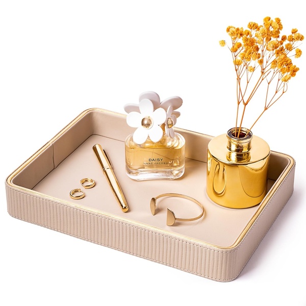 perfume, fragrance, women's perfume, scent, eau de toilette, perfume bottle, bestseller push, minimalist, flat lay, luxurious, calm, gold, neutral