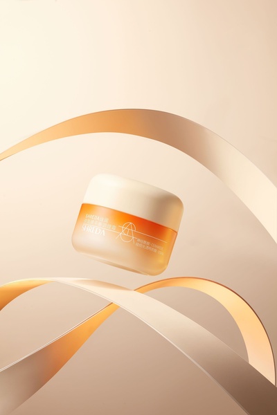 face cream, moisturizer, skin cream, facial moisturizer, skincare, bestseller push, minimalist, calm, luxurious, neutral, orange