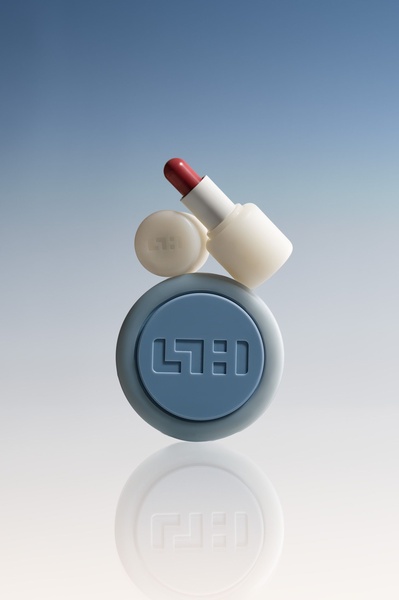 lipstick, makeup compact, beauty products, cosmetic set, lipstick tube, brand awareness, minimalist, calm, fresh, blue, neutral