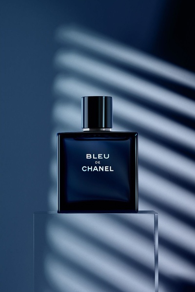 cologne for men, men fragrance, eau de toilette, perfume bottle, mens cologne, bestseller push, minimalist, editorial, luxurious, calm, blue